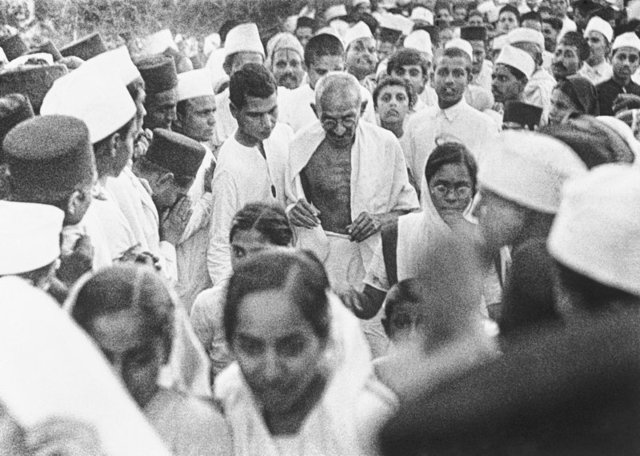 Mohandas Gandhi Beliefs in Non-Violence Protests