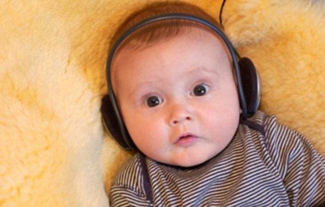 Turns head toward sounds