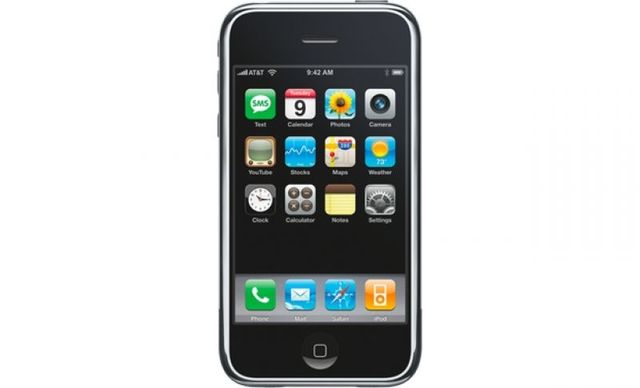Sale a la venta el primer iphone
