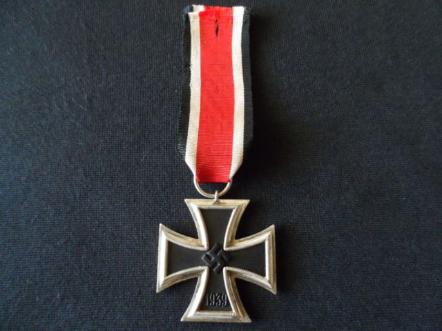 Hitler teenib I klassi raudristi