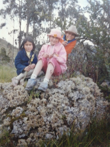 con mi hermanita angie y  mi primo julian