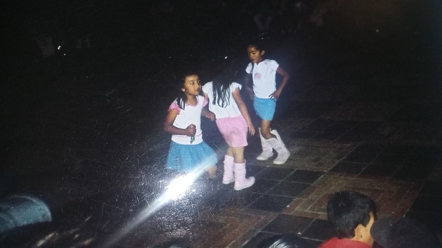 Bailando con mis amigas