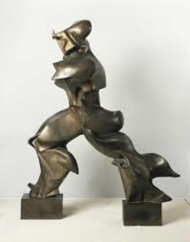 Forme uniche nella continuità nello spazio, Boccioni