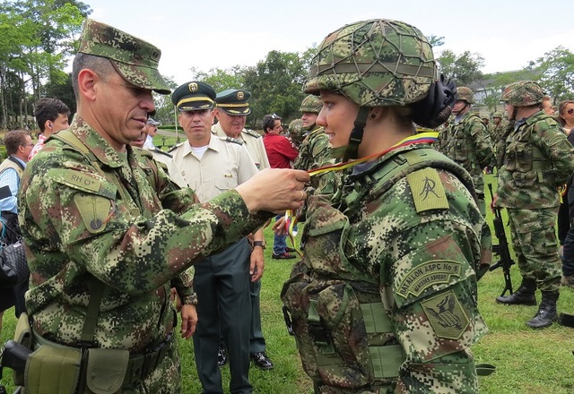 LOS ASCENSOS Y LA CARRERA PROFESIONAL