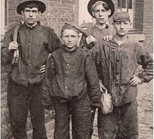 PARA CONCLUIR A LO LARGO DE LA HISTORIA LOS NIÑOS ERAN.