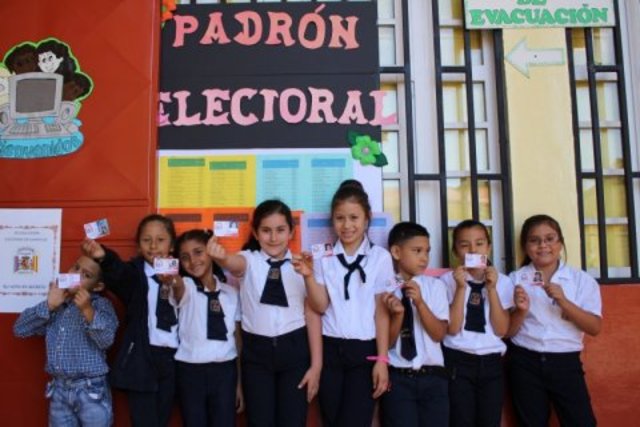 Presentación de Partidos Políticos (Semana 14)