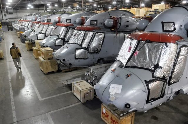 ESTADOS UNIDOS ENVÍA HELICÓPTEROS KAMAN