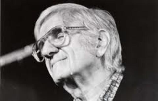 Ian Ernest Gilmore Green (Gil Evans)