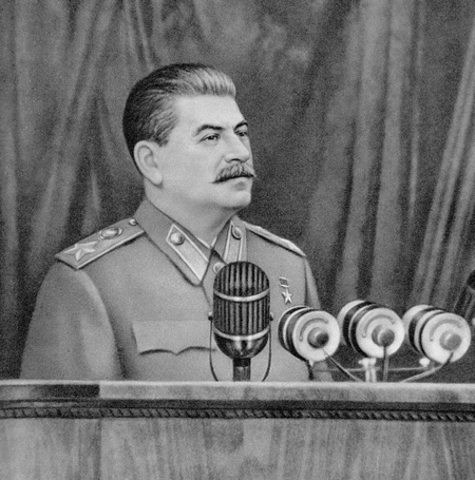 1941- Stalin alerta a Rusia.