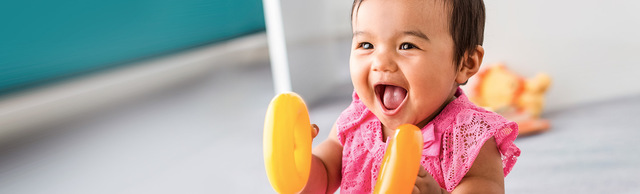 Bangs two things together