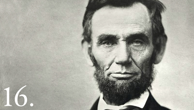 Abraham Lincoln entra a la presidencia.