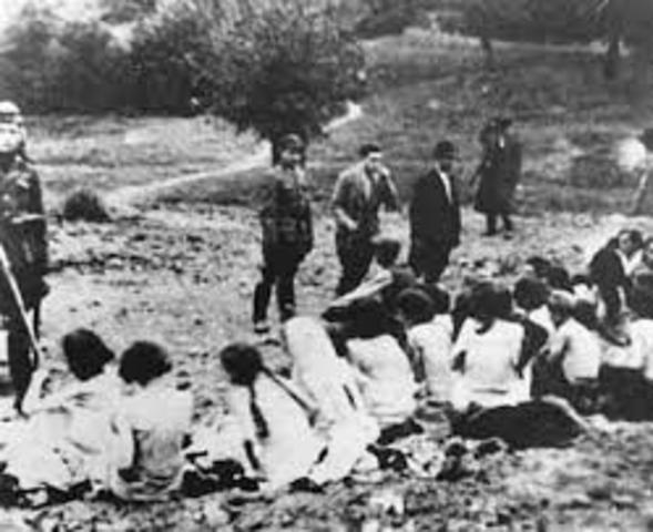 Nazis murder 33,771 Jews at Kiev