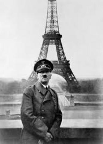 Hitler tours Paris