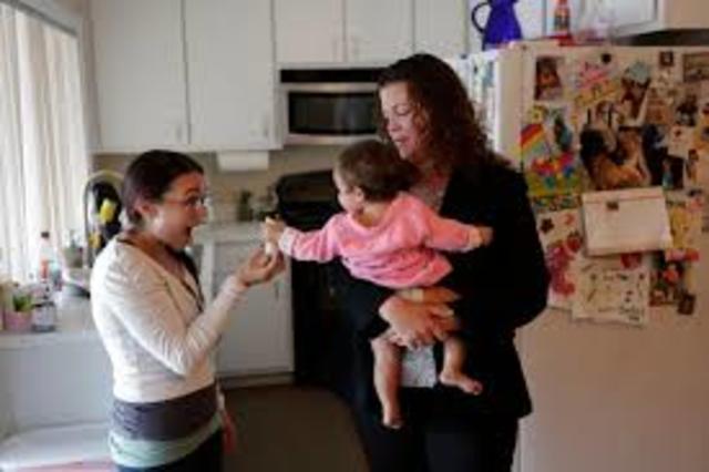 knows names of familiar people