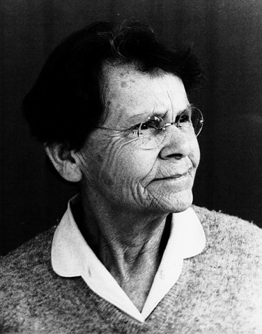 Barbara McClintock describes transposons