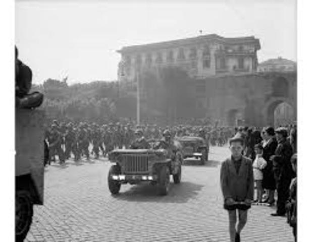 Allies enter Rome