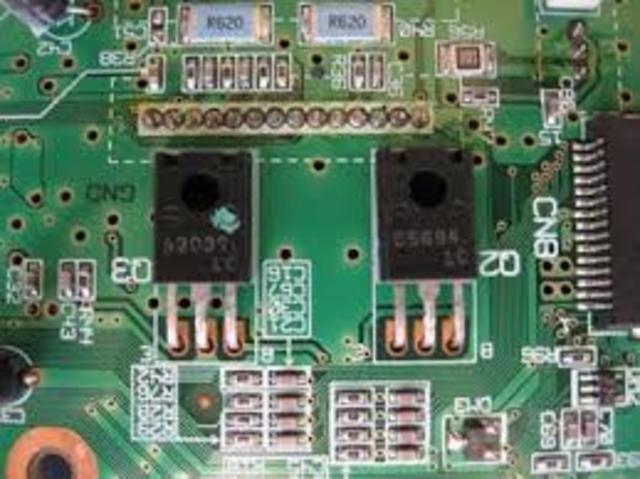 Las computadoras usan transistores