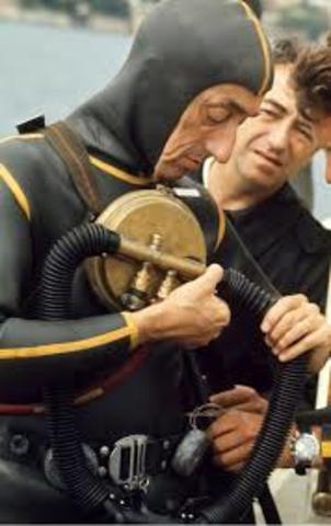 Jacques Cousteau develops SCUBA