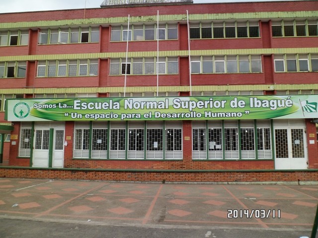 Paso a 9 de bachiller y me cambio de Colegio a la Normal de Ibagué