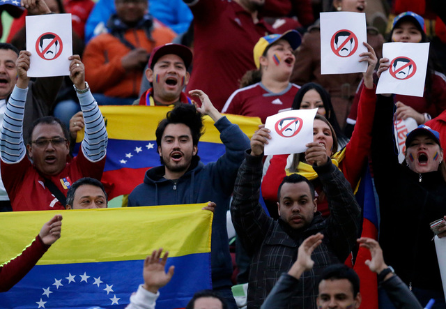 Se realizan protestas en Caracas (Venezuela) exigiendo que el presidente Nicolás Maduro renuncie al cargo