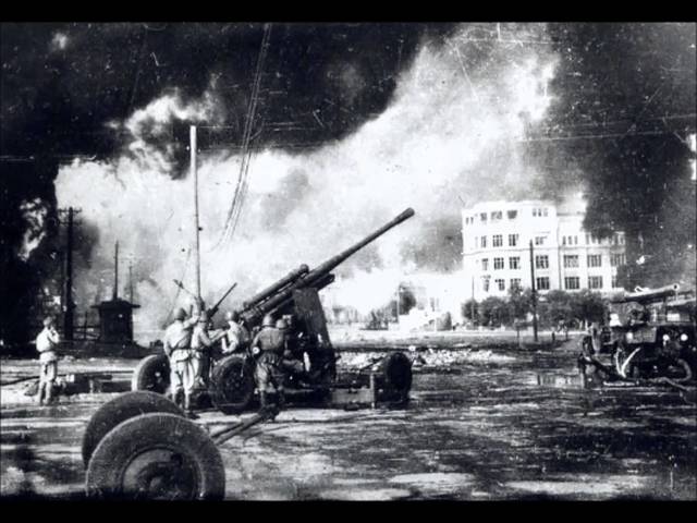 17 июля  – Битва под Сталинградом (начало).