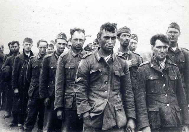 Окружение 330 тысячной группировки немецко-фашистских войск под Сталинградом.