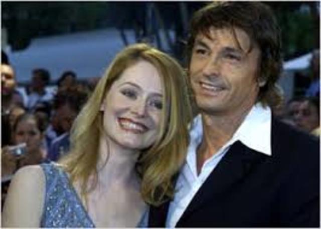 Miranda Otto married actor Peter O'Brien.