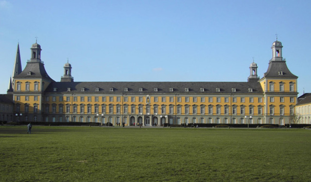 Kürfürstliche Residenz, Bonn, Fassade