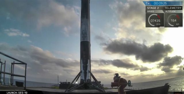 APARICIÓN DEL COHETE.