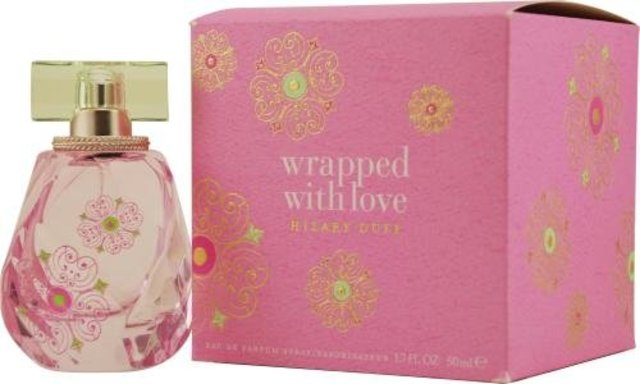 Hilary launch her first perfume