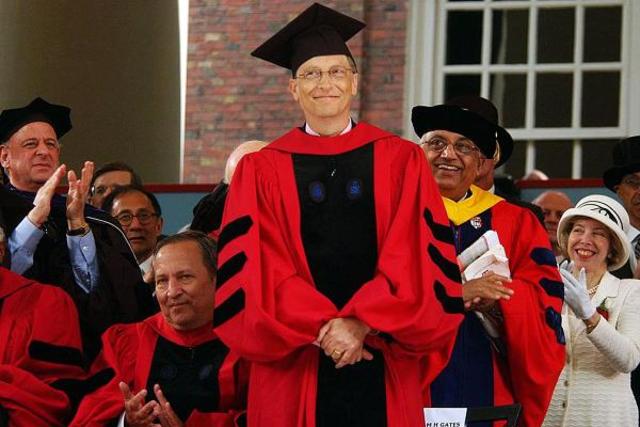 Bill Gates “graduates” from Harvard
