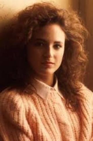 Deaf Actress, Marlee Matlin, Receives Oscar