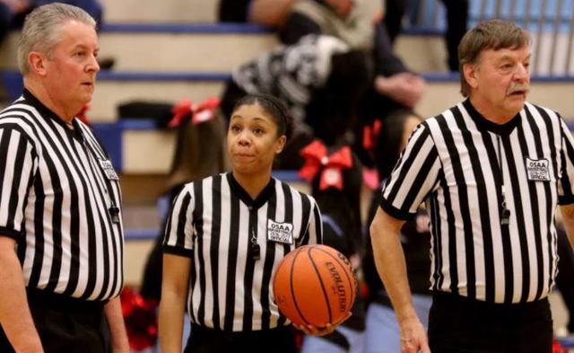 A third refferee is added