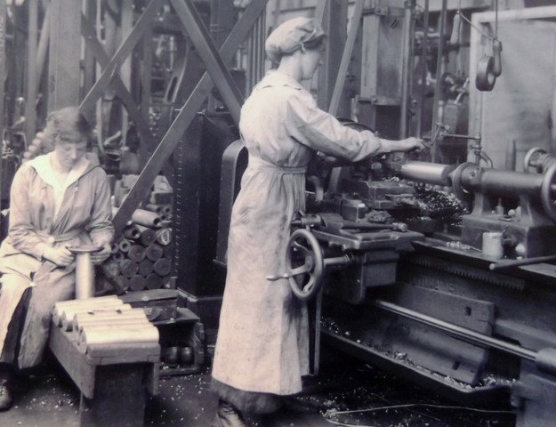 Eva is sacked from Birling & Co.