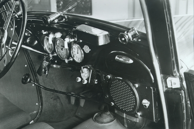 First Car With a Radio