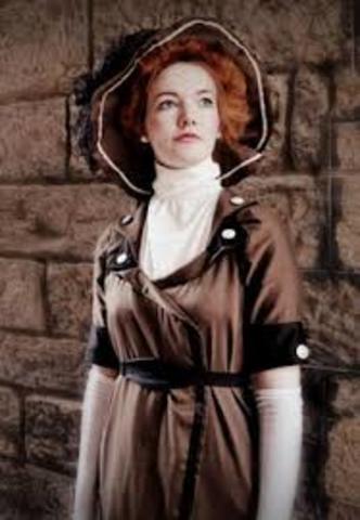 Eva changes her name to Daisy Renton.