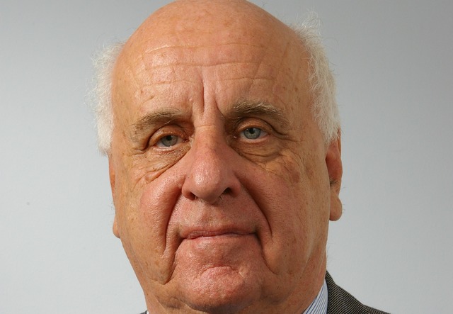 Aprobación del Informe Davignon