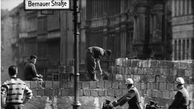 Building of the Berlin Wall