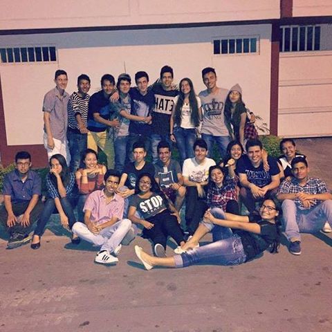 celebrandole el cumple a la mejor