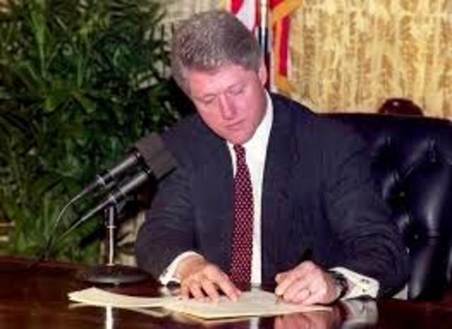 President Clinton signs amendment to IDEA