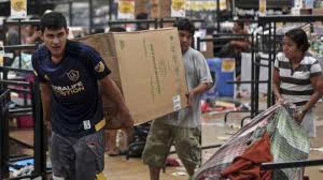 Saqueos en varias ciudades de México