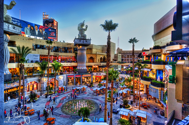 Hollywood mall