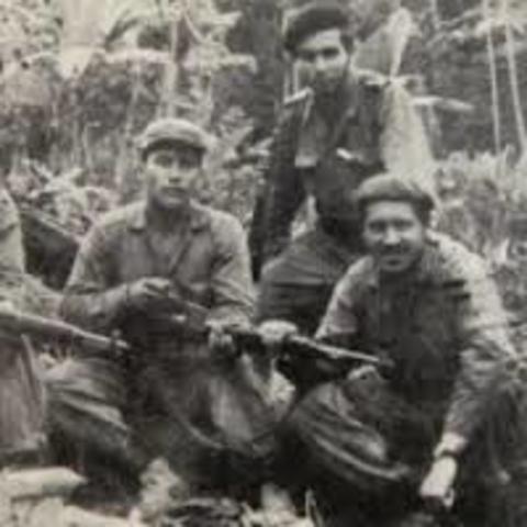 Se funda el grupo guerrillero ELN