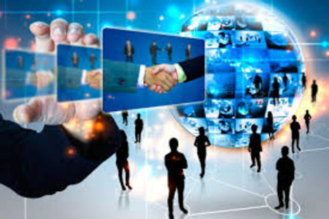 Empiezan a aparecer programas que se incorporan a la enseñanza en centros de estudios.