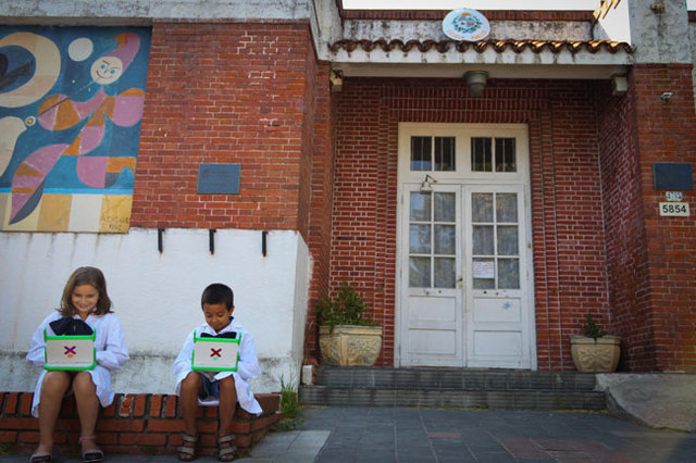 Continua la entrega de laptops