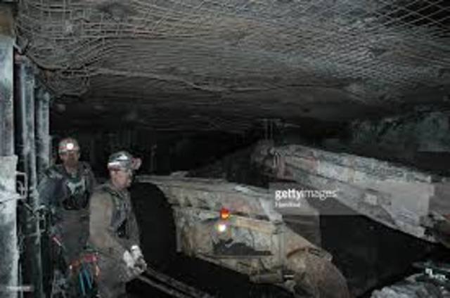 6 coal miners trapped & 3 die in mine in Huntington Utah