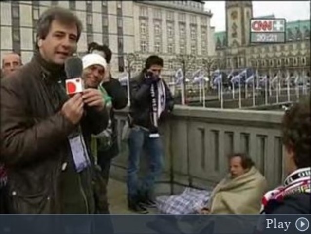 Manolo Lama del noticiero Deportes Cuatro hace un acto de discriminación al aire.