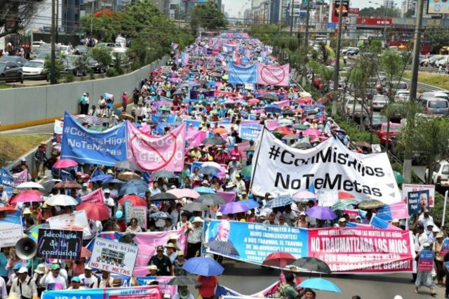 Gran Marcha Nacional "Con mis hijos no te metas"
