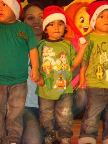 ACTUACION POR NAVIDAD EN MI COLE CREATIV