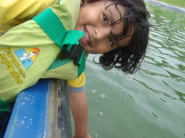 EN EL BOTE DEL PARQUE DE LAS LEYENDAS